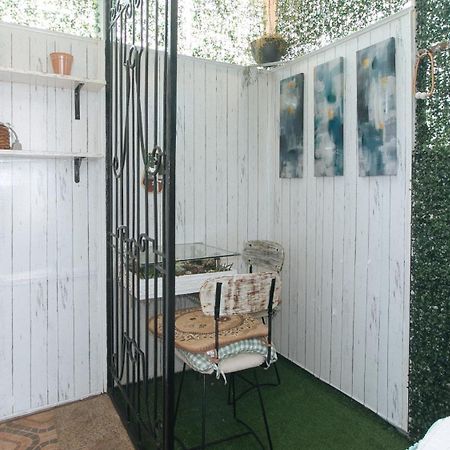 Nearest Hostel Pasay City By Reddoorz Esterno foto