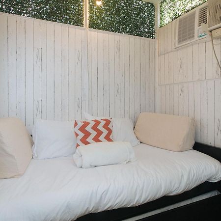 Nearest Hostel Pasay City By Reddoorz Esterno foto