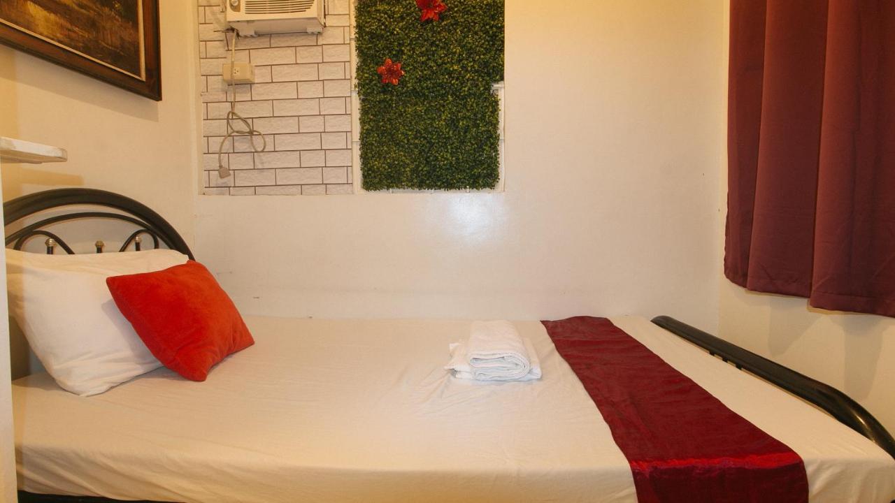 Nearest Hostel Pasay City By Reddoorz Esterno foto