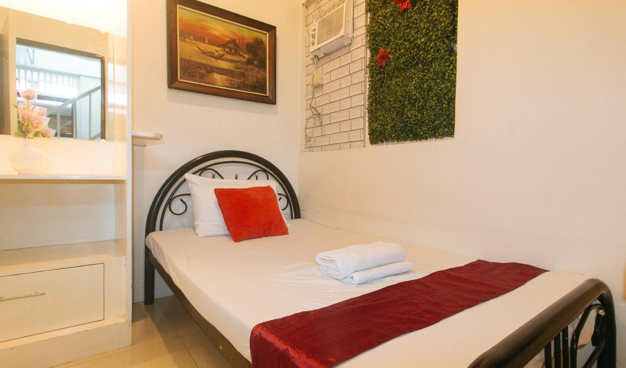 Nearest Hostel Pasay City By Reddoorz Esterno foto