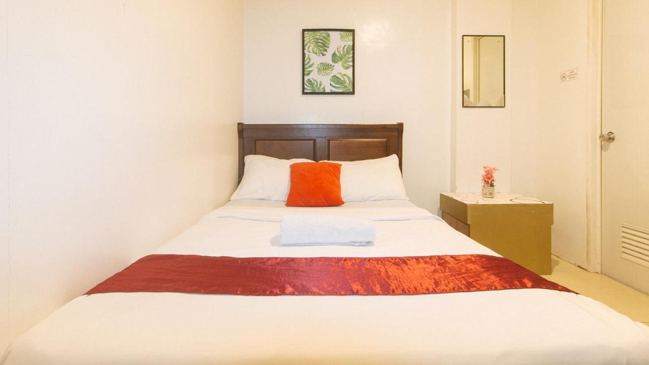 Nearest Hostel Pasay City By Reddoorz Esterno foto