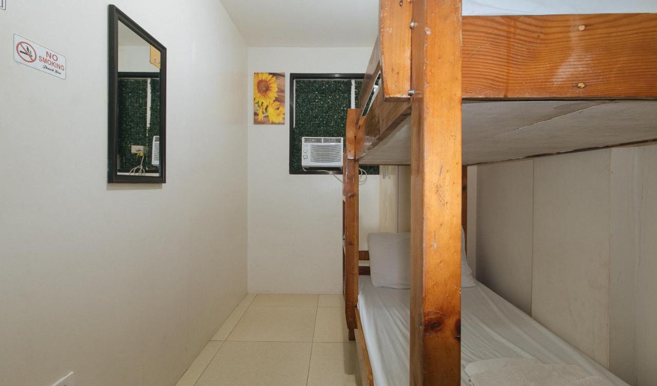 Nearest Hostel Pasay City By Reddoorz Esterno foto