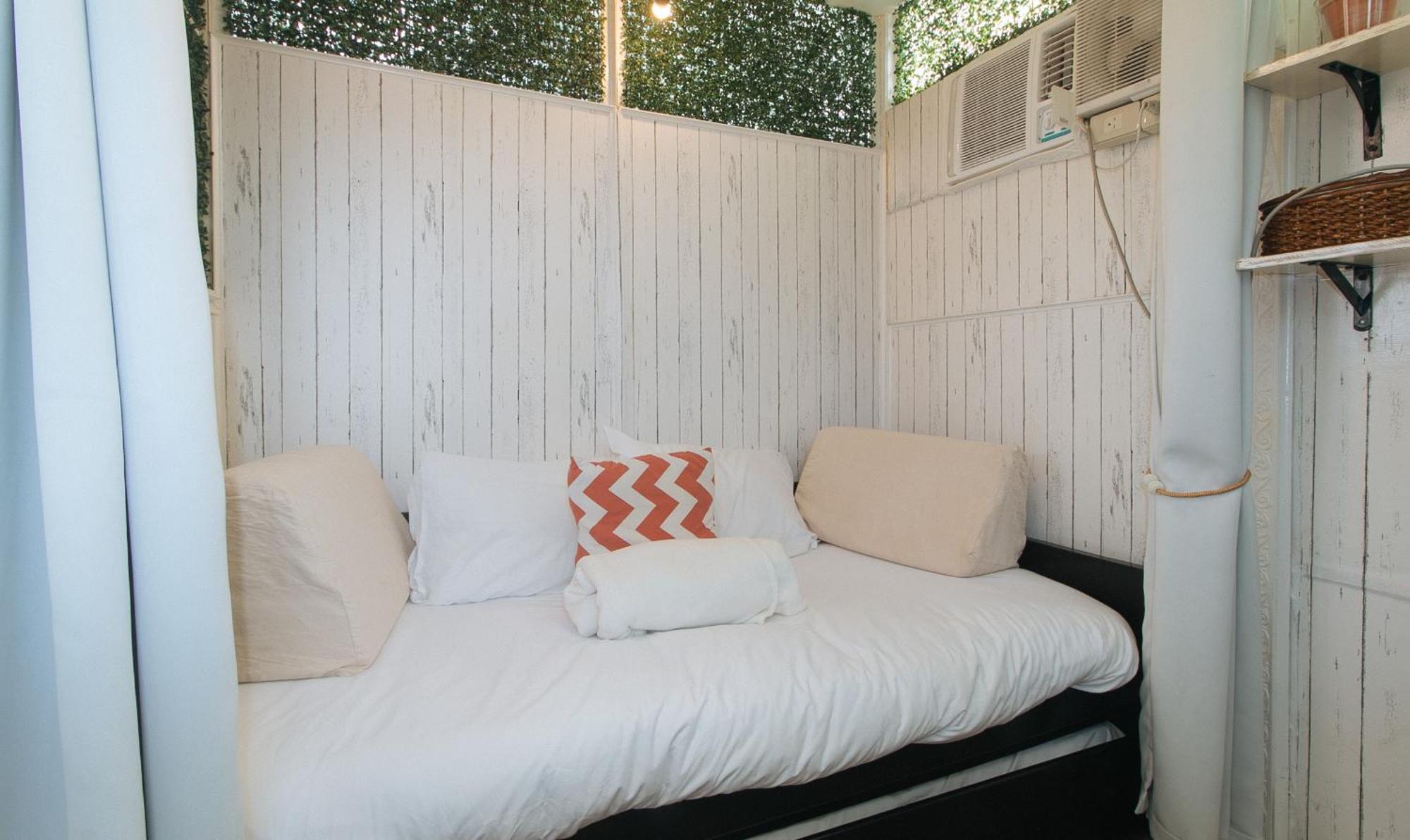 Nearest Hostel Pasay City By Reddoorz Esterno foto